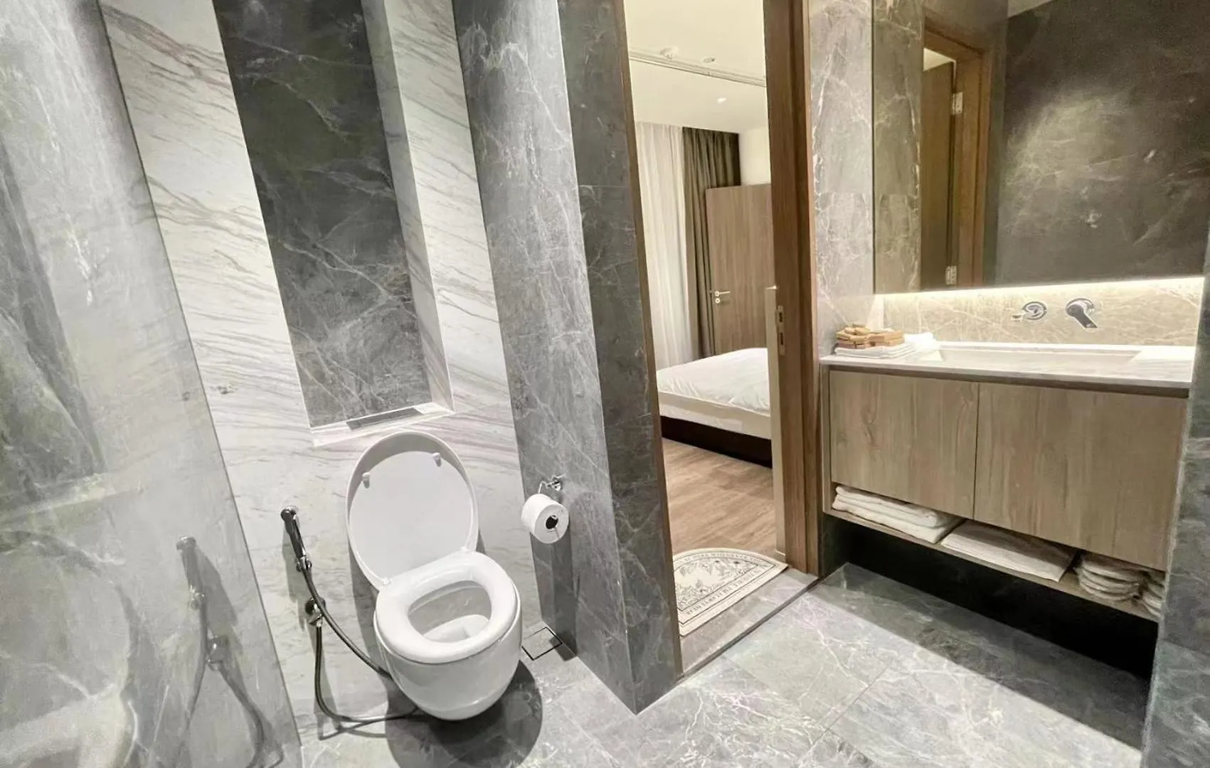 Kk Home - Bugis Service Apartment Suite Singapore Singapore